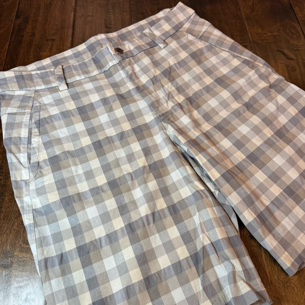 Lululemon Men's ABC Commission Shorts 10” Plaid Gray Brown size 36 Golf Preppy